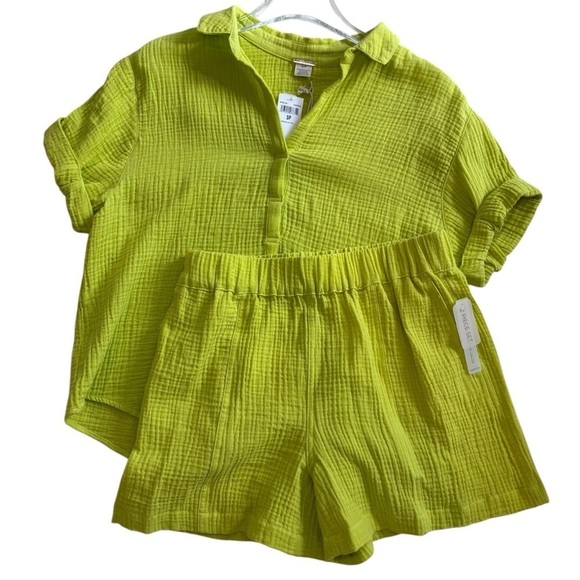 Magaschoni Pants - Magaschoni 2 Piece Set with Shorts and Top Size Small